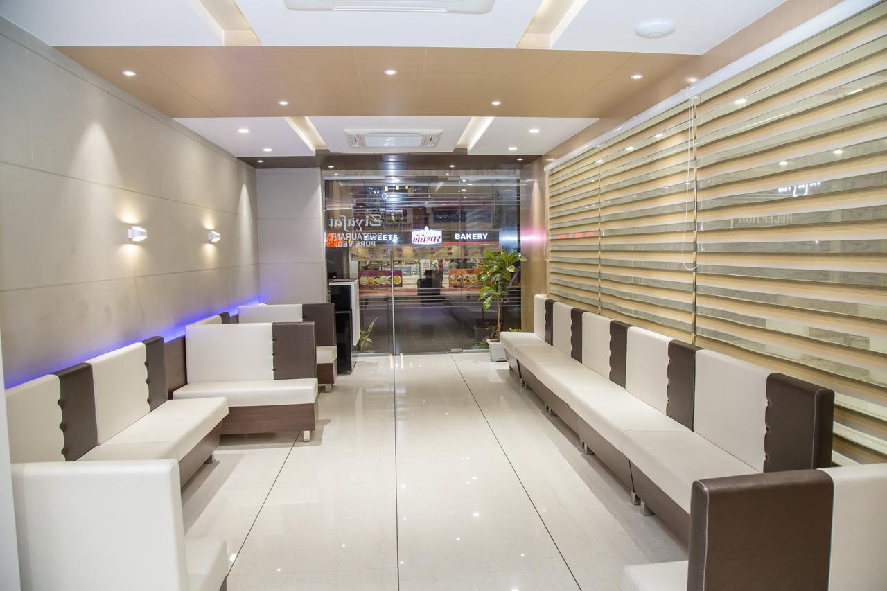 Hotel Orange International Surat Buitenkant foto